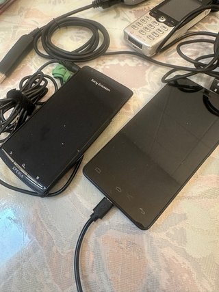 8 moviles y 16 cargadores
