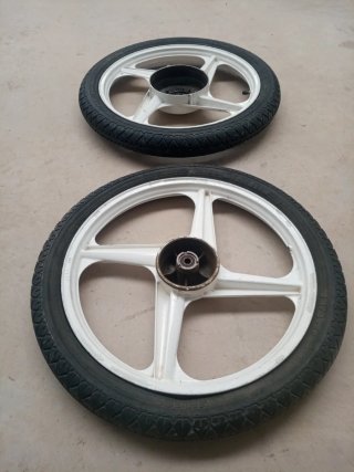 Llantas Vespino F9 Blancas