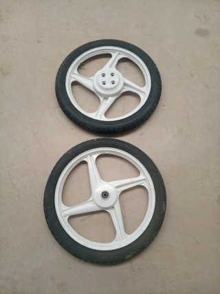 Llantas Vespino F9 Blancas