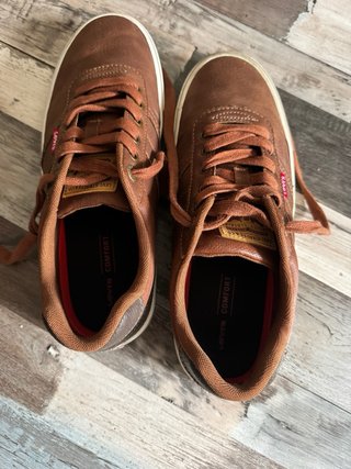 Zapatillas Levi's Marrones Talla 42