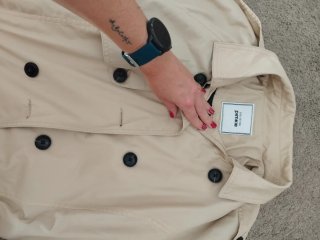 Gabardina beige Pimkie