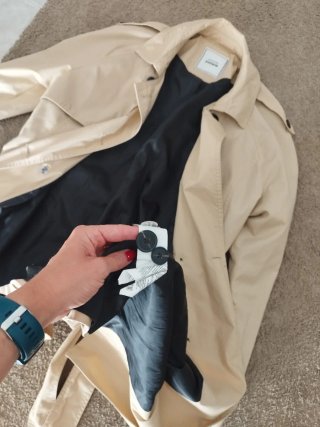 Gabardina beige Pimkie