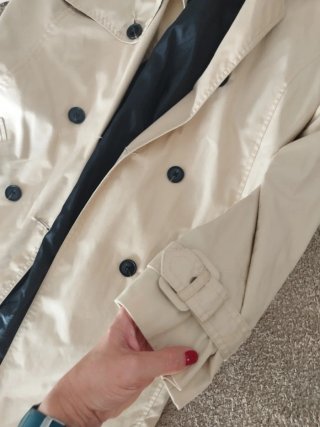 Gabardina beige Pimkie