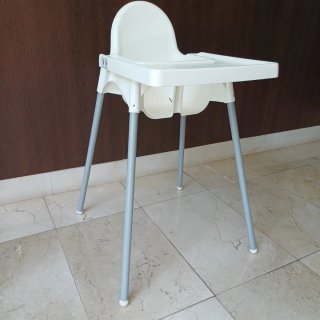 Trona Ikea con cojín