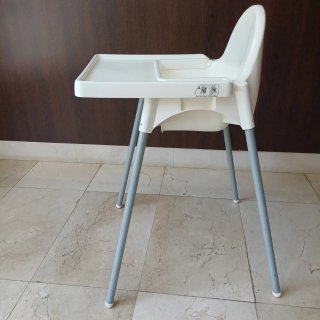 Trona Ikea con cojín