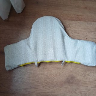 Trona Ikea con cojín