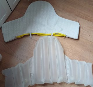 Trona Ikea con cojín