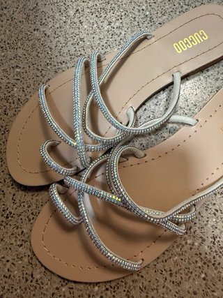 Sandalias CUCOO planas con brillantitos
