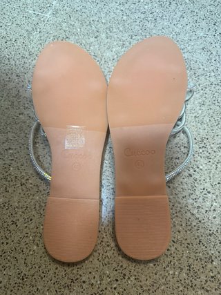 Sandalias CUCOO planas con brillantitos