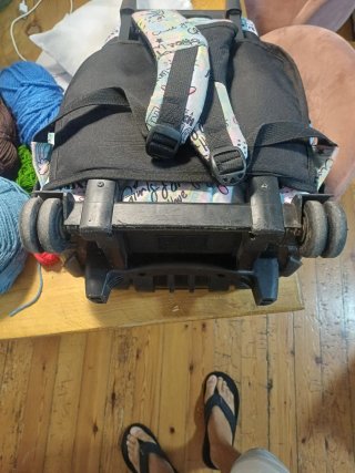 Mochila Totto con ruedas y estampado