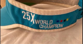 Visera Compressport Azul y Blanca