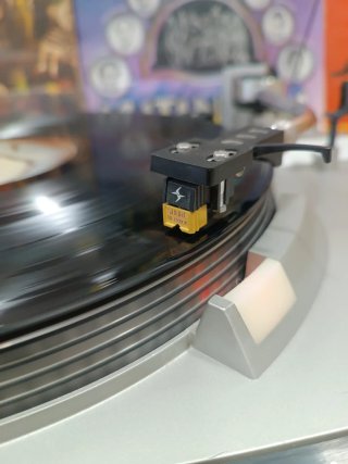 Tocadiscos Technics japonés