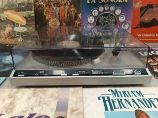 Tocadiscos Technics japonés