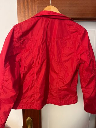 Chubasquero Levi's Rojo Talla XS/34