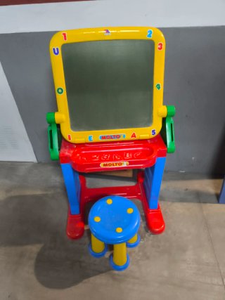 Mesa Pizarra Infantil con Taburete