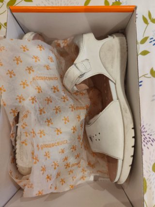 Lote 4 pares zapatos niña, talla 29