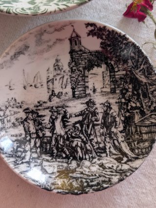 Platos de cuadros historias