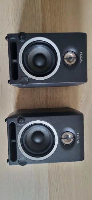 Studio completo: Focal CMS 40 + UMC404HD