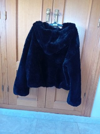 Chaqueta polar Bershka negra