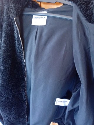 Chaqueta polar Bershka negra