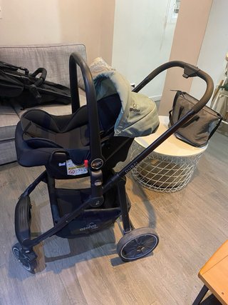 Coche bebé y silla coche asalvo baby DUBAI