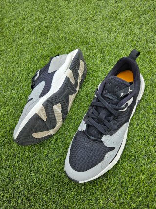 Jordan Air Cadence Negras y Grises