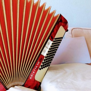 Acordeón Hohner Arietta 72 Bajos
