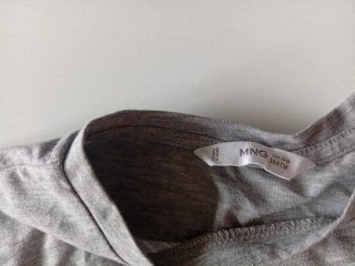 Camiseta manga larga gris con botas