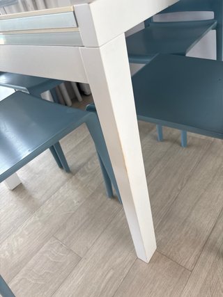 Mesa y 4 Sillas Comedor