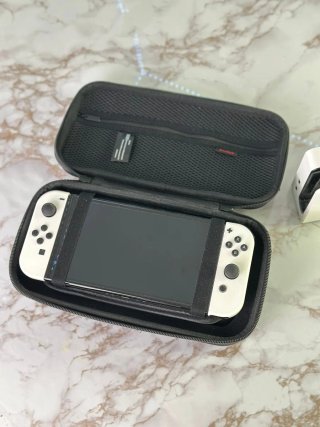Nintendo Switch OLED Bianca