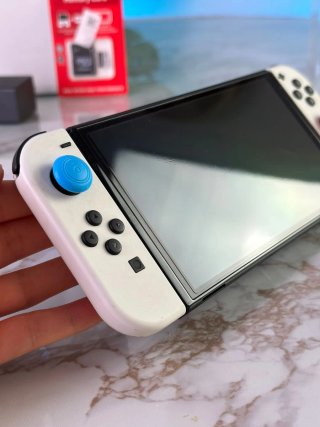 Nintendo Switch OLED Bianca