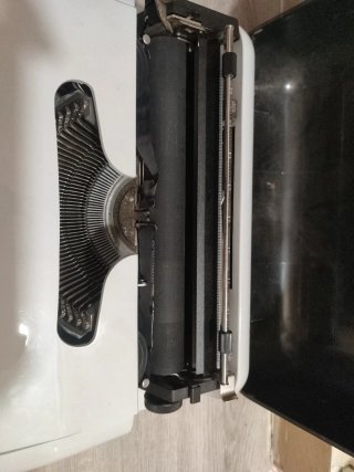 Máquina de escribir Underwood 319 E
