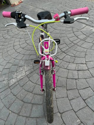 Bicicleta niña Btwin rosa y blanca