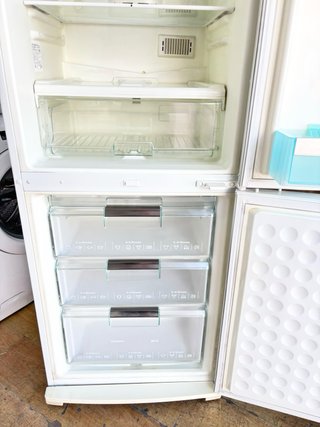 NEVERA SIEMENS 2MTS NOFROST A+++. SEMINUEVO