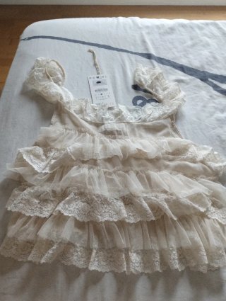 Top volantes encaje beige/blanco