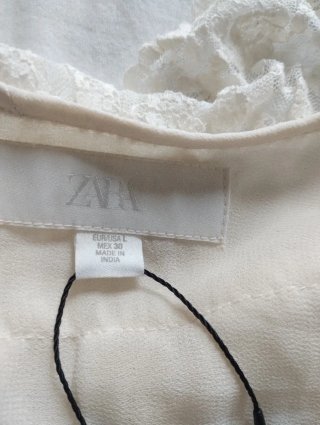 Top volantes encaje beige/blanco