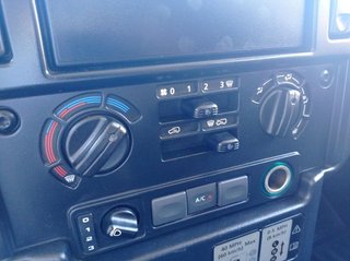 Land-Rover Defender Defender 90 SW E