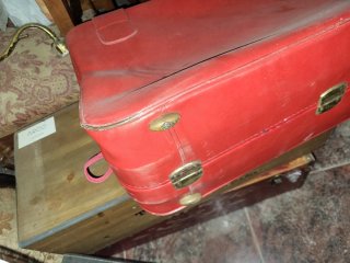 Maleta piel vintage roja - Decoración