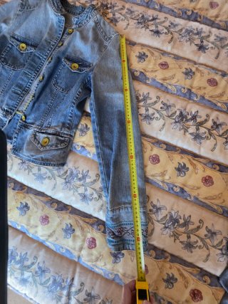 Cazadora vaquera bordada talla 42