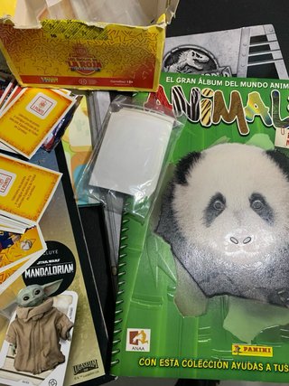 Lote coleccionismo: cromos, álbumes y más