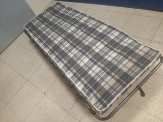 Cama Plegable Metálica con Colchón