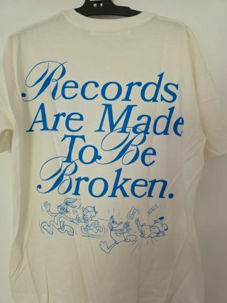 Camiseta blanca con dibujos