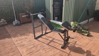 60 sin pesas y 100 con 4 pesas de 5 kilos ybarra