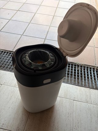 Contenedor pañales Tommee Tippee + 8 recambios