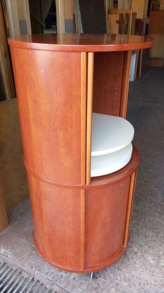(LEER) Estantería o armario de diseño curvo