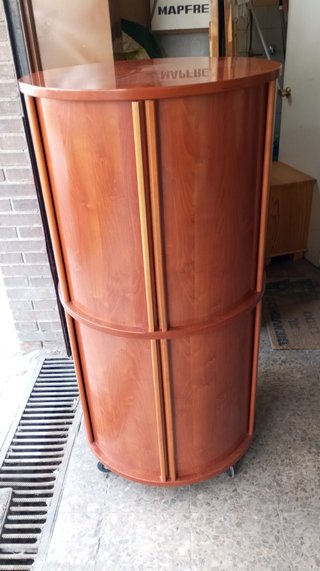 (LEER) Estantería o armario de diseño curvo