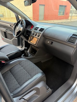 Volkswagen Touran 2010 1.9 TDI