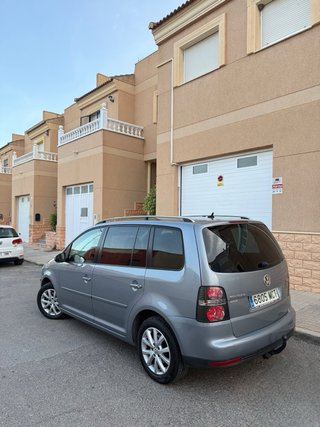 Volkswagen Touran 2010 1.9 TDI