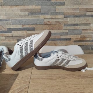 Zapatillas Adidas Samba Blancas con Detalles Plate