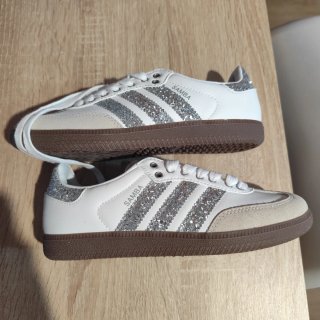 Zapatillas Adidas Samba Blancas con Detalles Plate